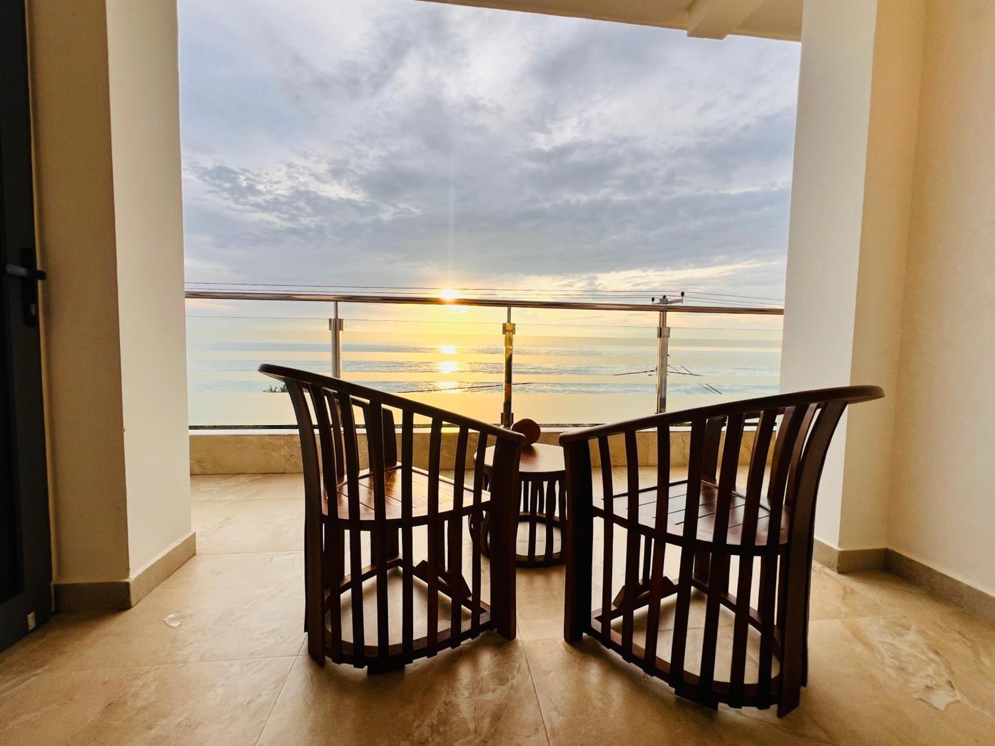 Ocean Front Villa Хикадува Екстериор снимка