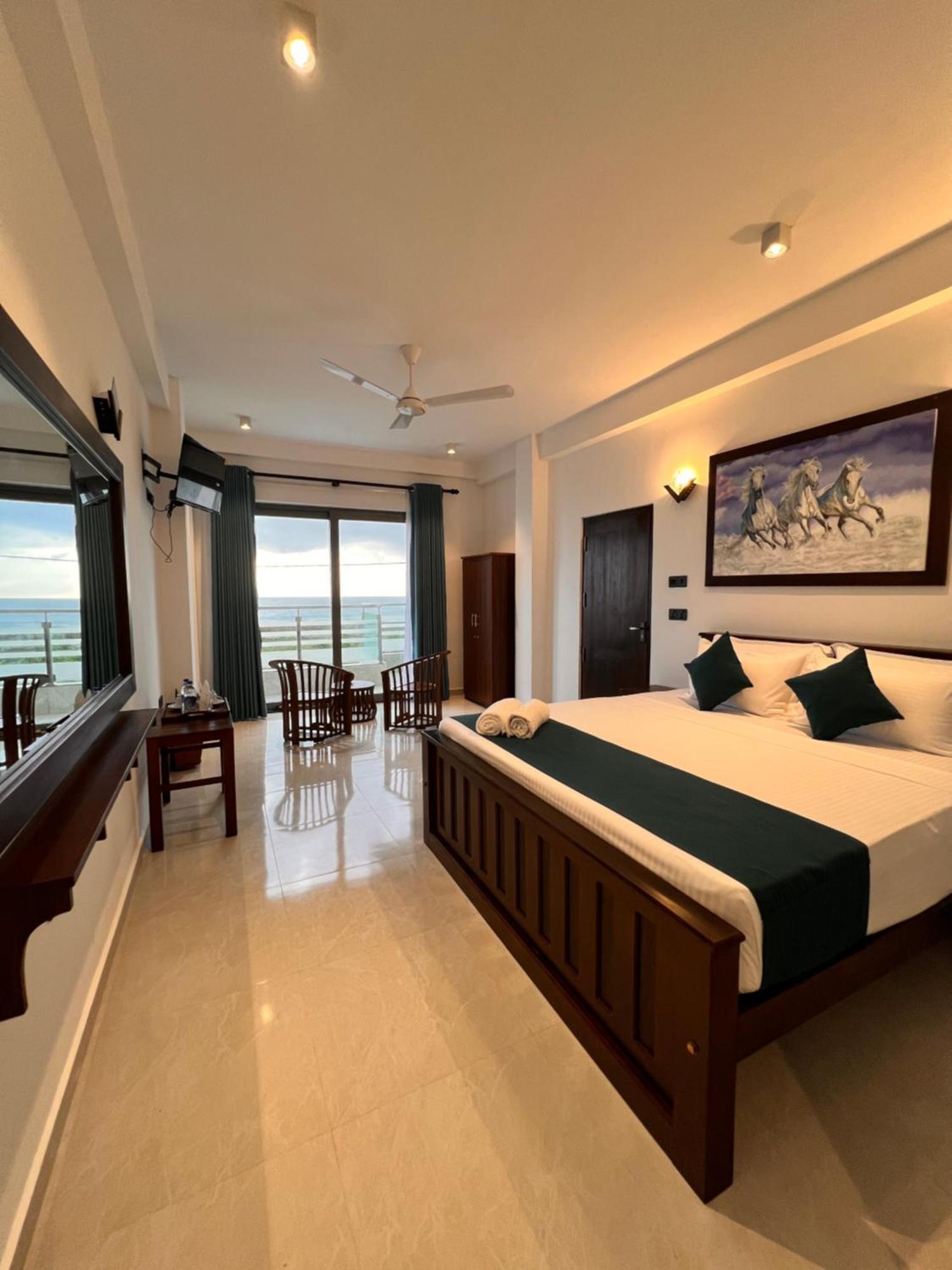 Ocean Front Villa Хикадува Екстериор снимка