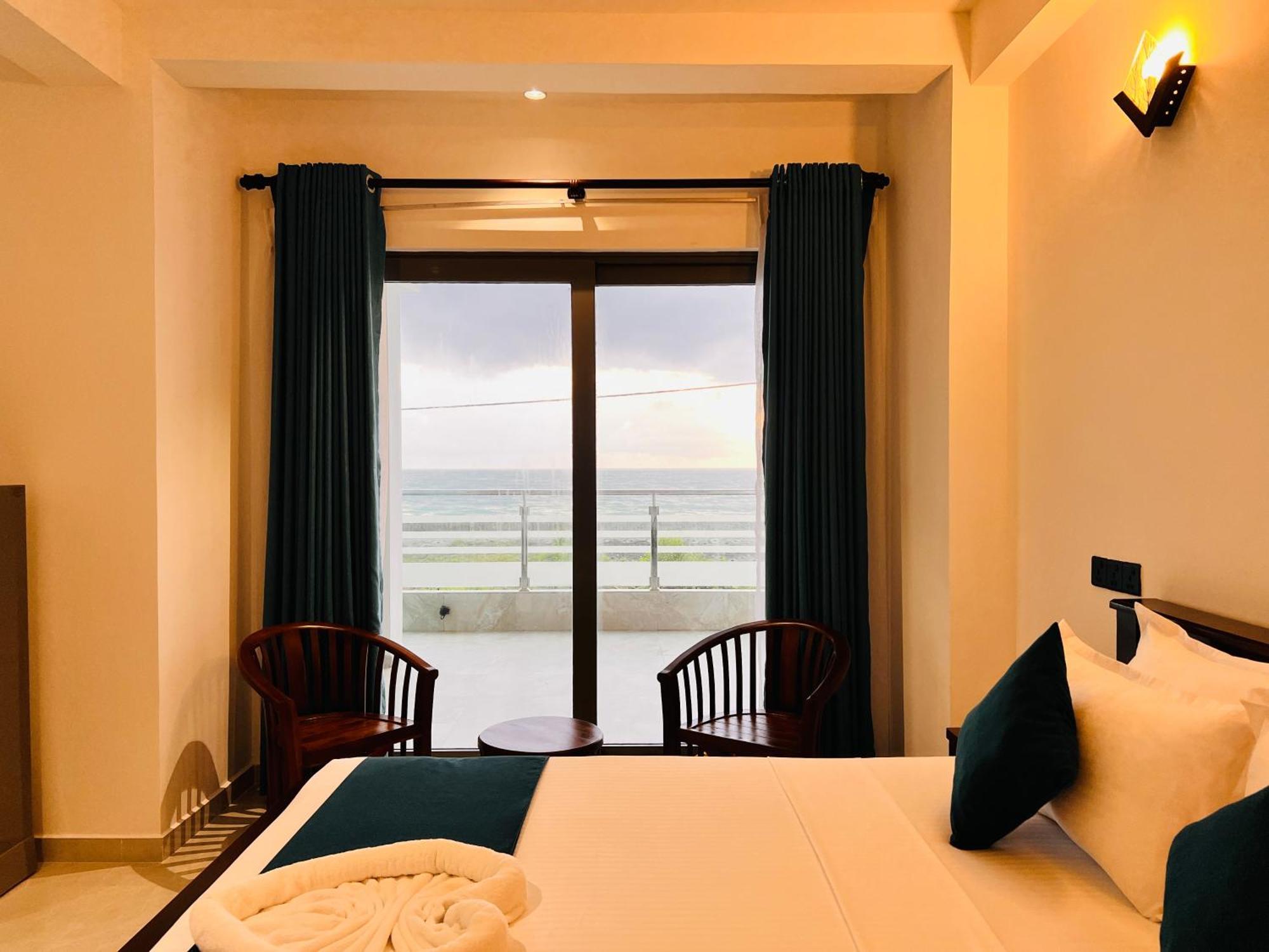 Ocean Front Villa Хикадува Екстериор снимка