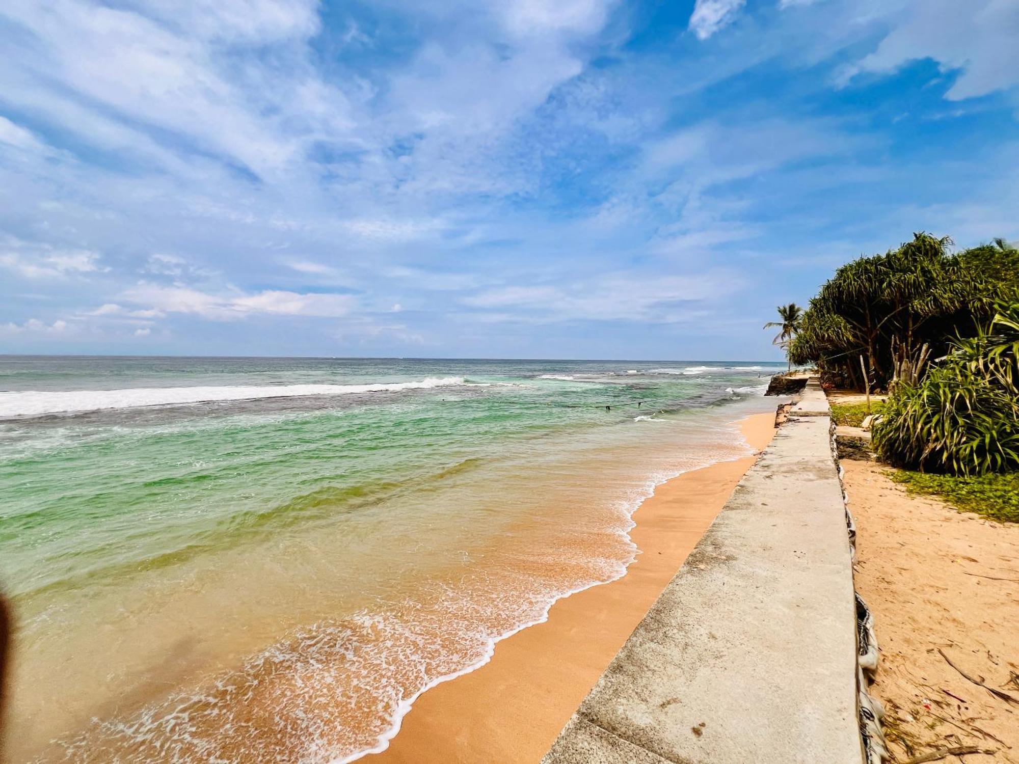 Ocean Front Villa Хикадува Екстериор снимка