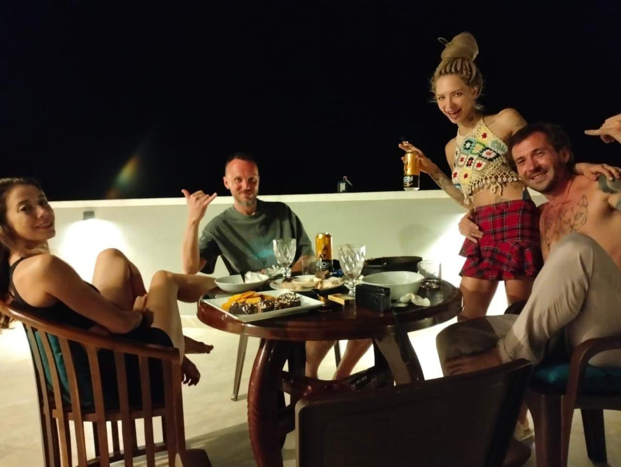 Ocean Front Villa Хикадува Екстериор снимка